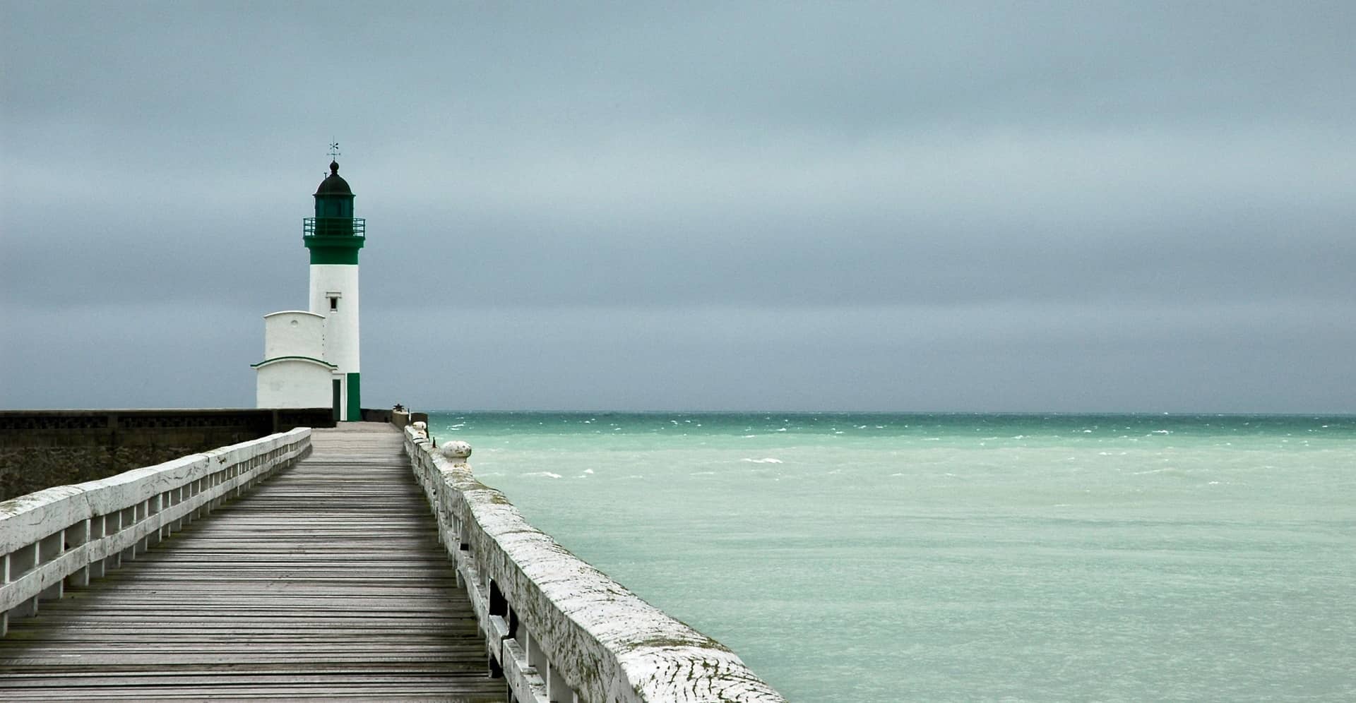 Phare symbolisant l'utilisation de supports visuels, de partage d'expérience... pour faciliter les apprentissages en formation.